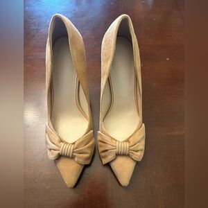 Chic Tan Bow Women's Heels